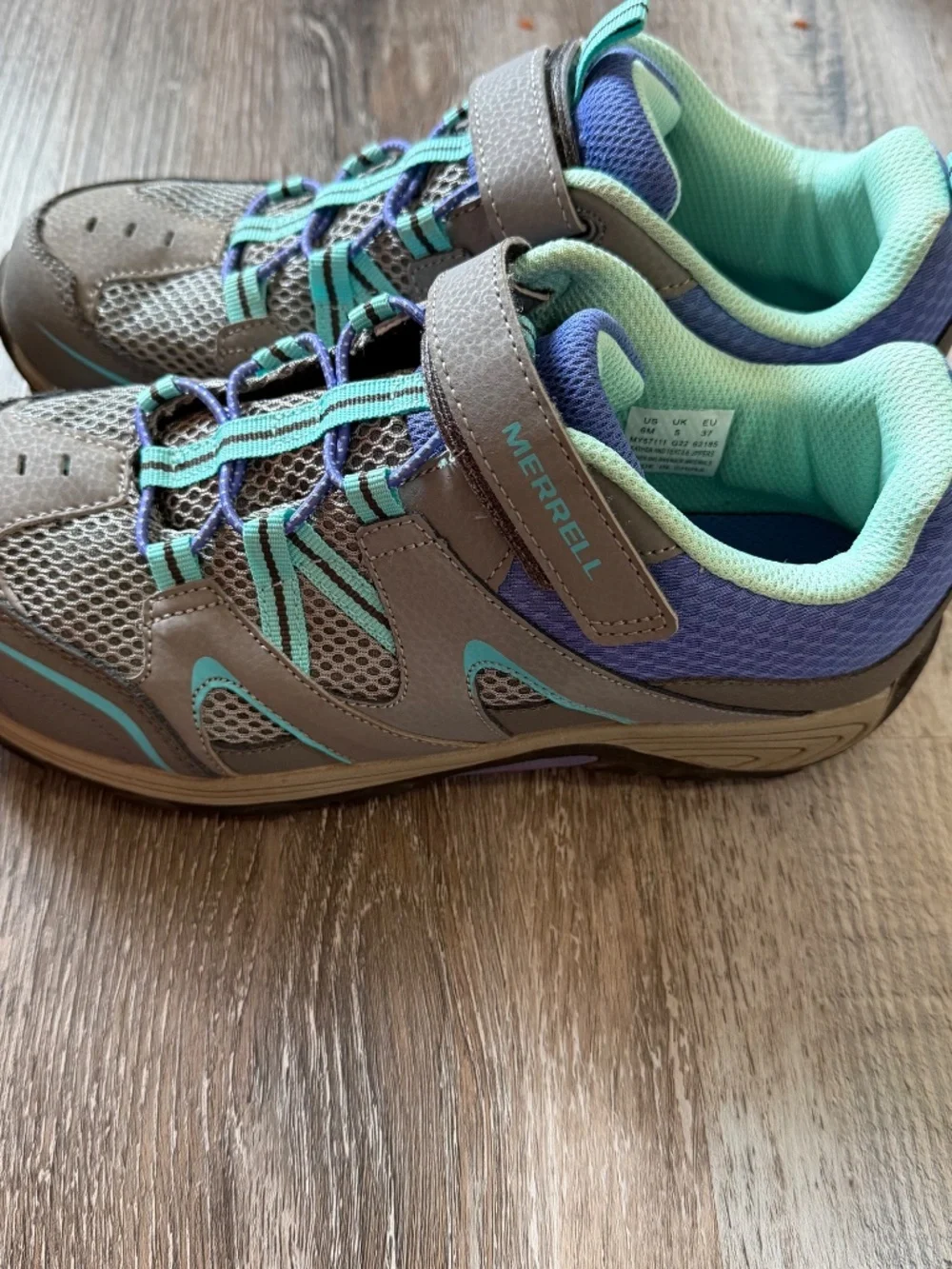 Merrell Unisex-Child Trail Chaser Hiking Sneaker KID size 6 medium